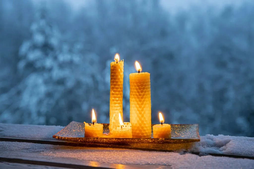 Natural rolled beeswax candles